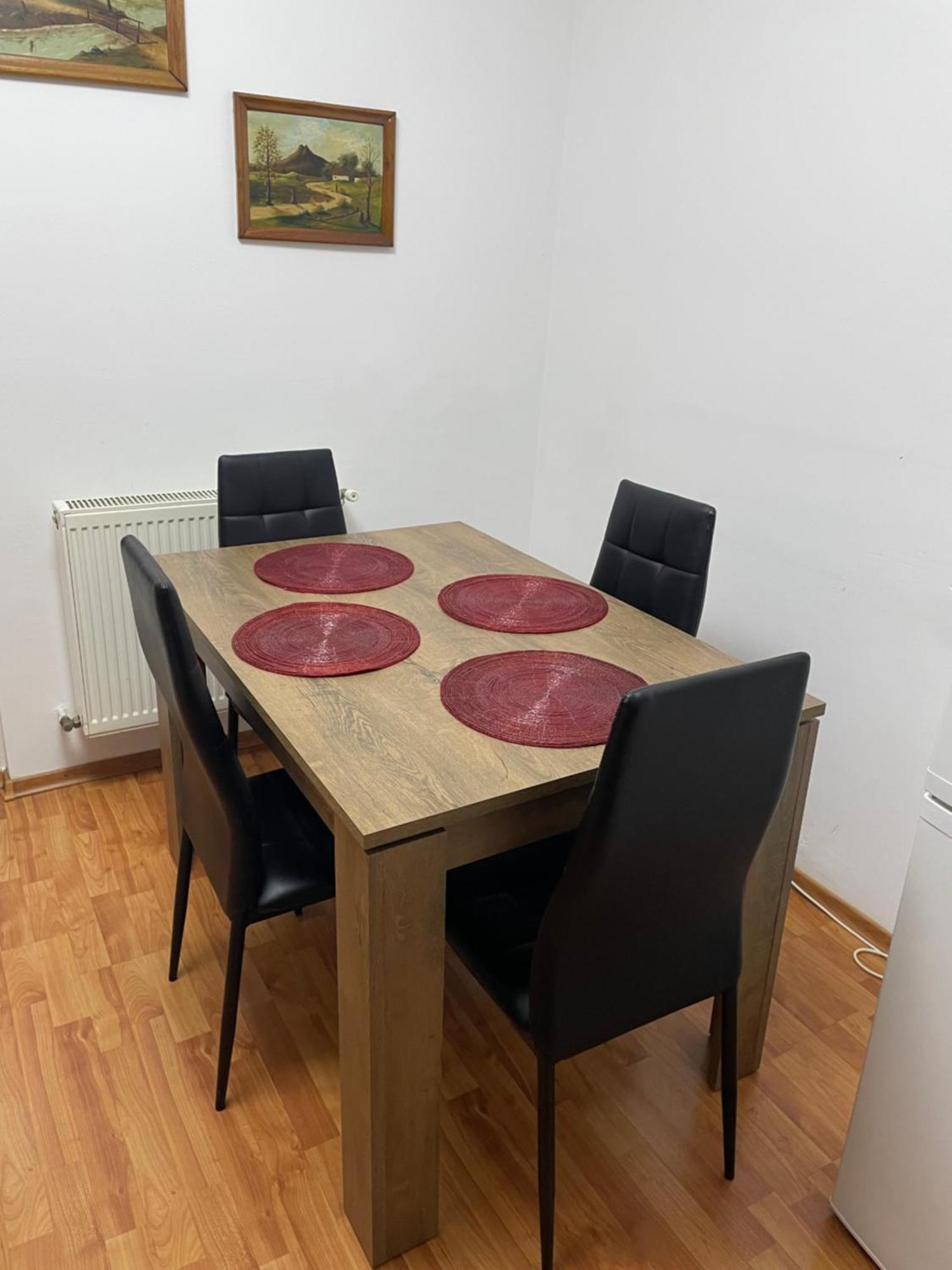 Apartament Petroşani Exterior foto