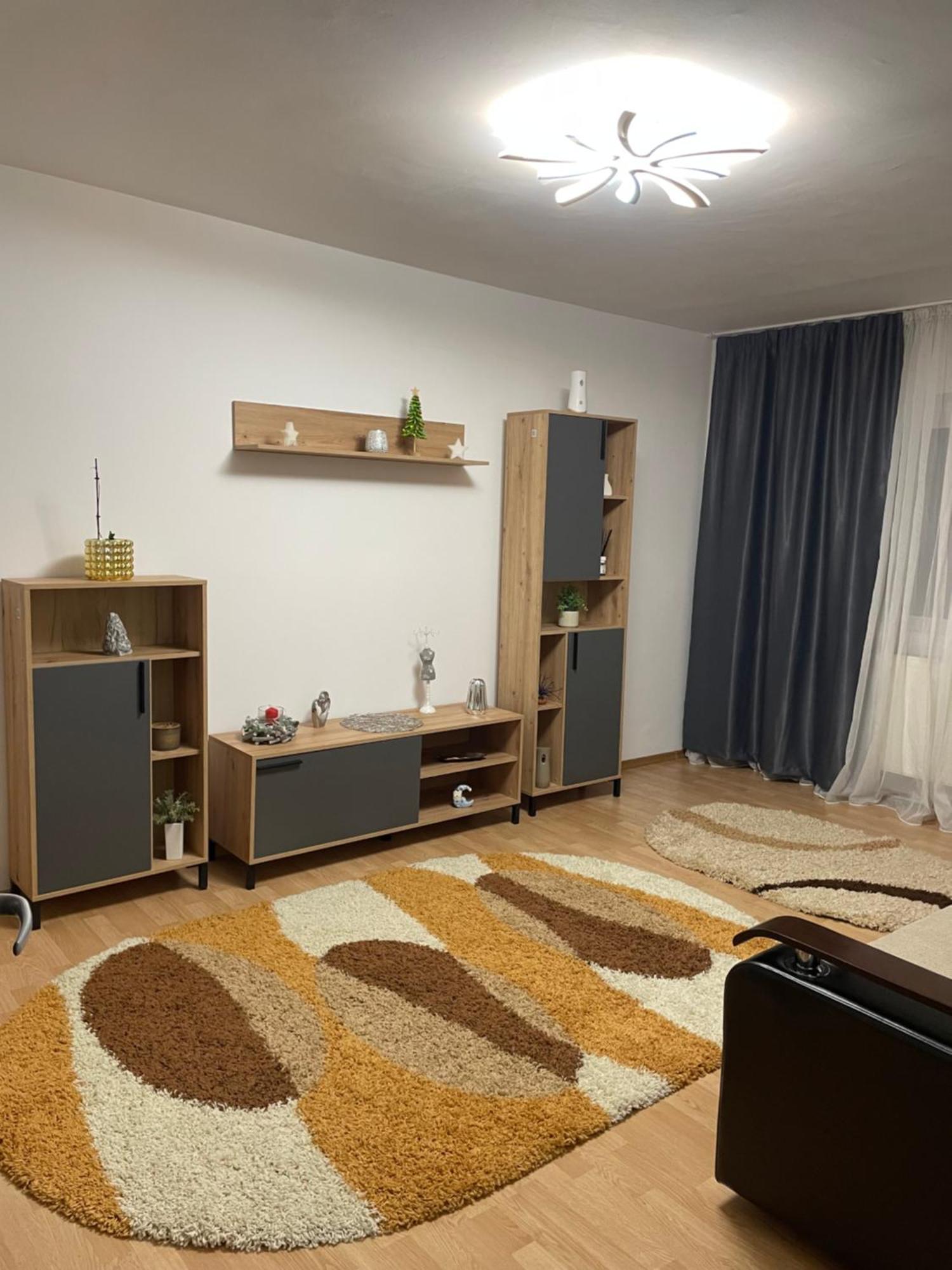 Apartament Petroşani Exterior foto